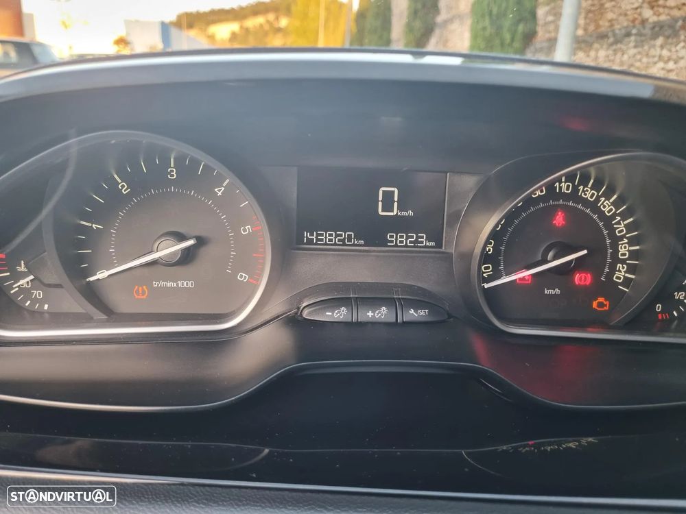 Peugeot 208 1.5 BlueHDi Active - 10