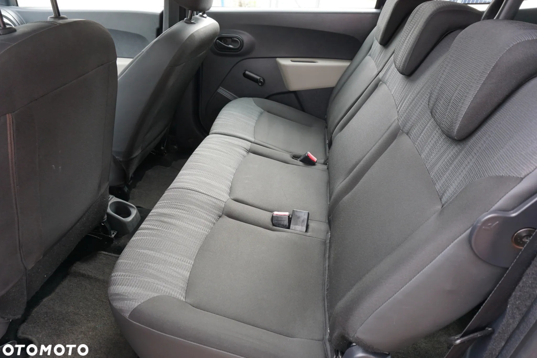 Dacia Lodgy 1.6 MPI 85 Ambiance - 10