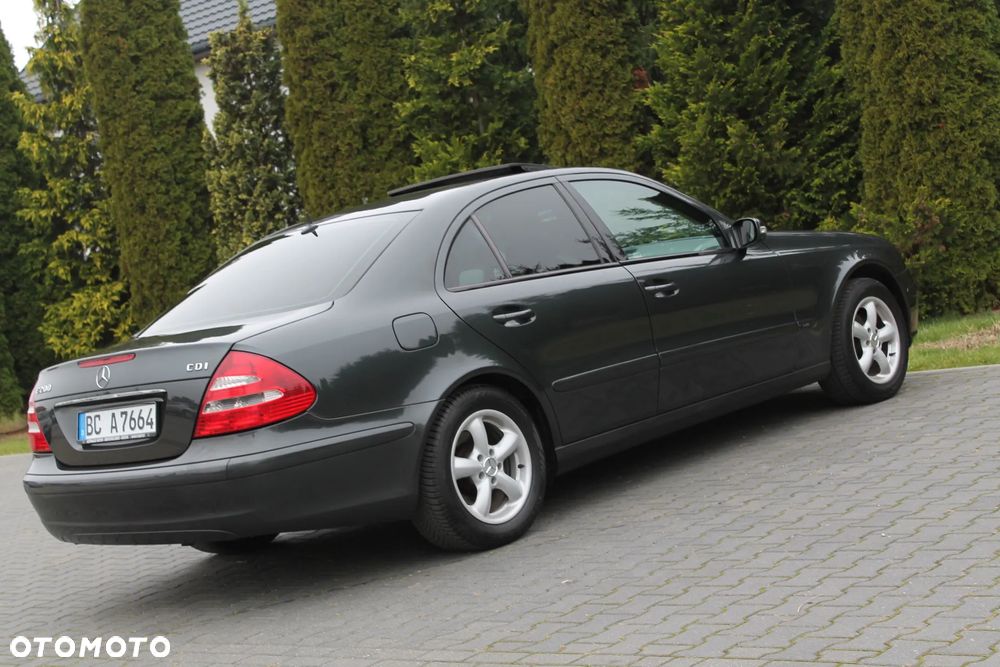 Mercedes-Benz Klasa E 200 CDI Automatik Classic - 32