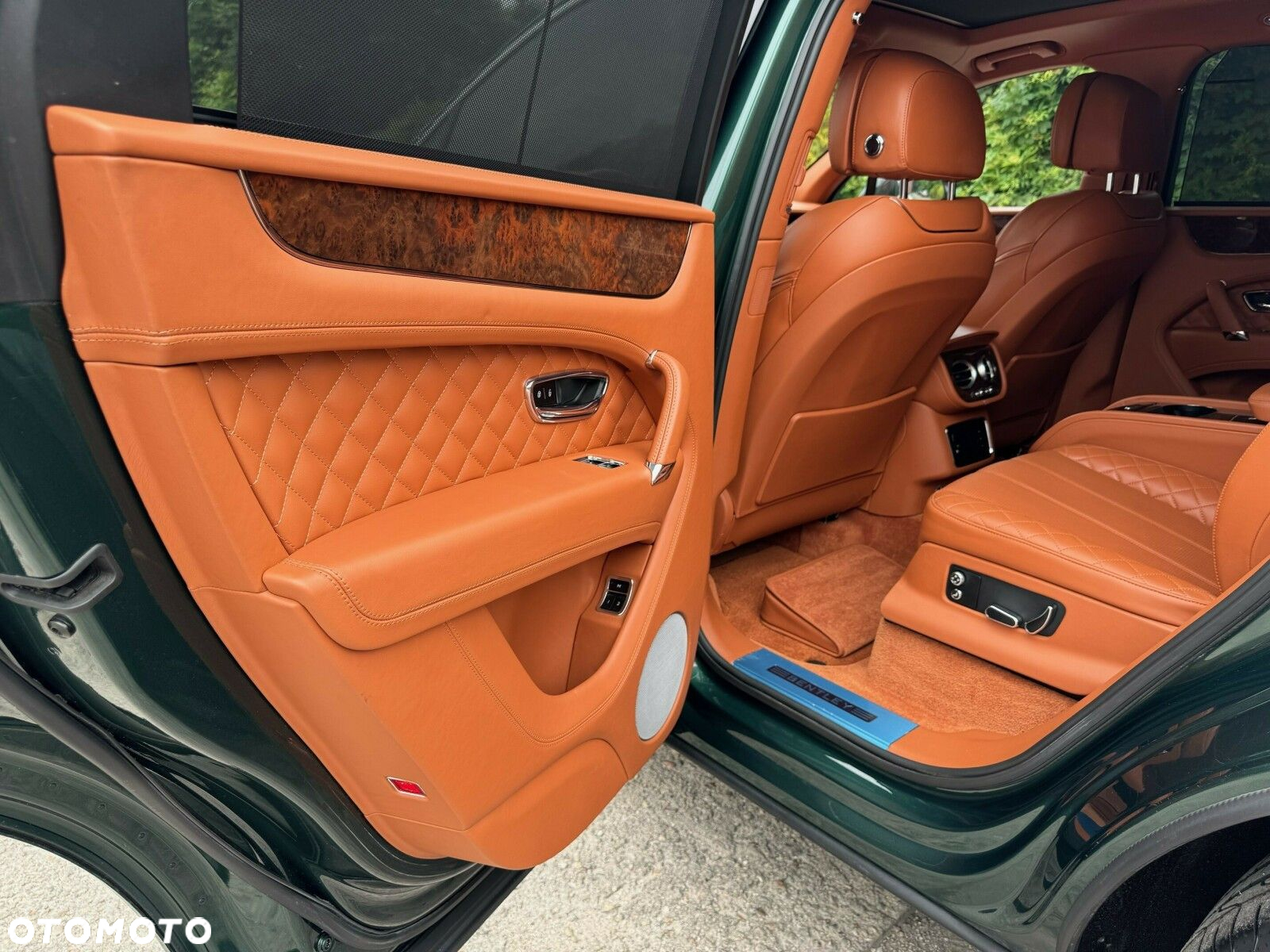 Bentley Bentayga - 19