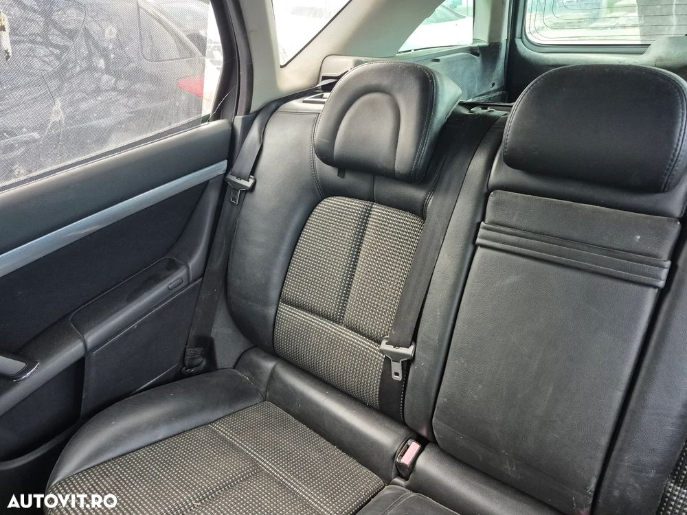 Peugeot 407 HDi 135 Automatik Sport - 32
