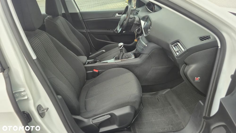 Peugeot 308 1.2 PureTech Style S&S - 9