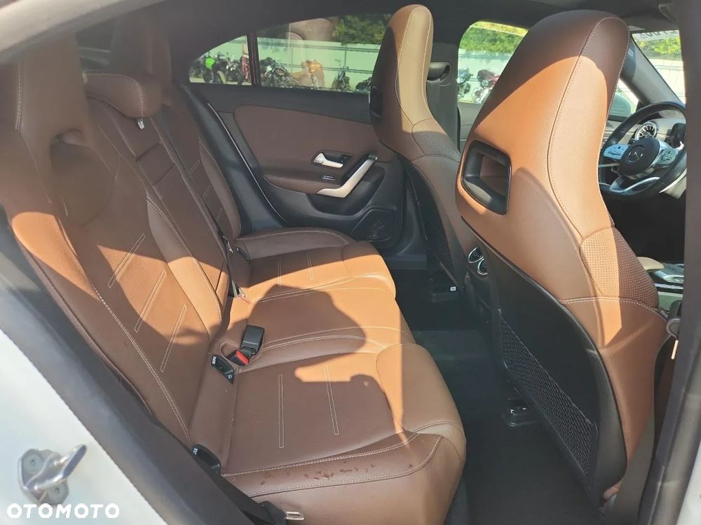 Mercedes-Benz CLA - 9