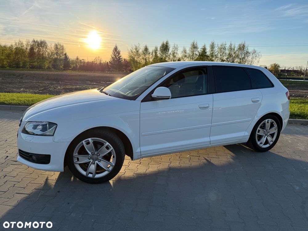 Audi A3 Sportback 1.6 TDI DPF S tronic Ambition - 4