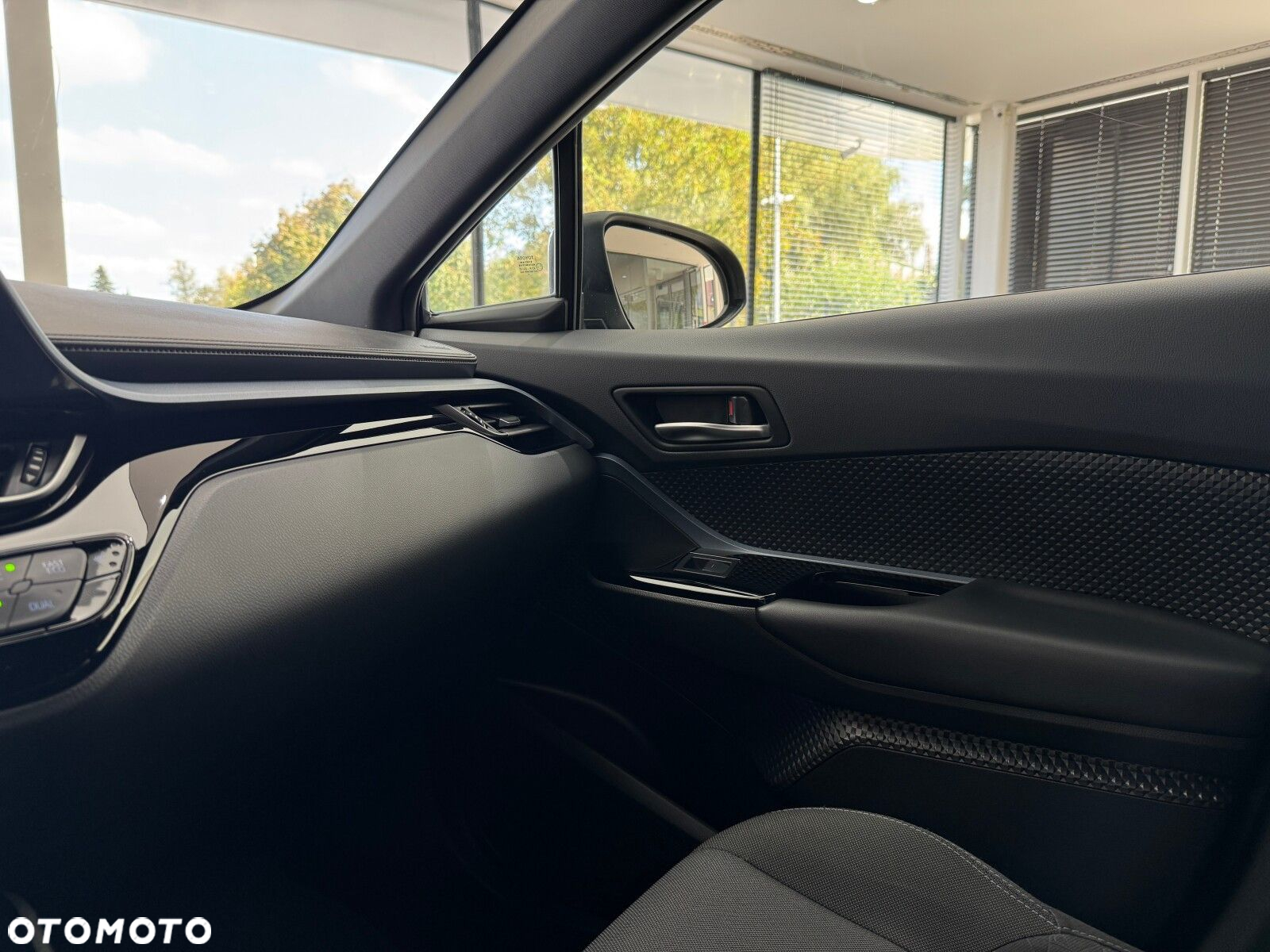 Toyota C-HR 1.8 Hybrid GPF Style - 27