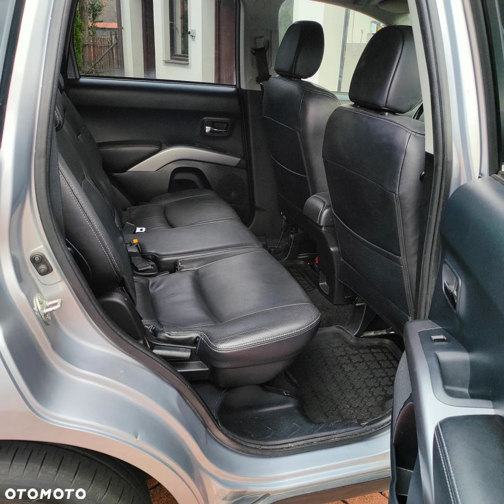 Mitsubishi Outlander 2.2 DID Instyle NAVI - 12