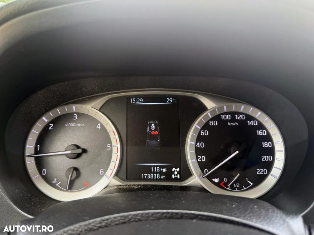 Nissan Navara - 36