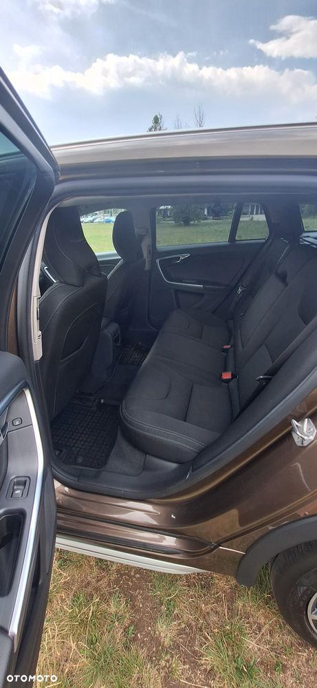 Volvo V60 Cross Country D3 Drive-E Momentum - 16