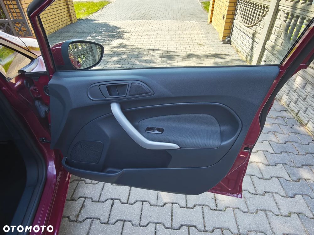 Ford Fiesta 1.25 Champions Edition - 15