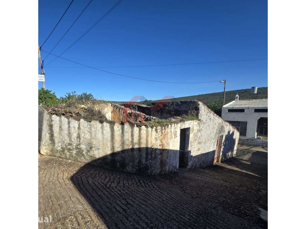 Ruína para reconstrução na Nave do Barão - Loulé - Grande imagem: 2/15