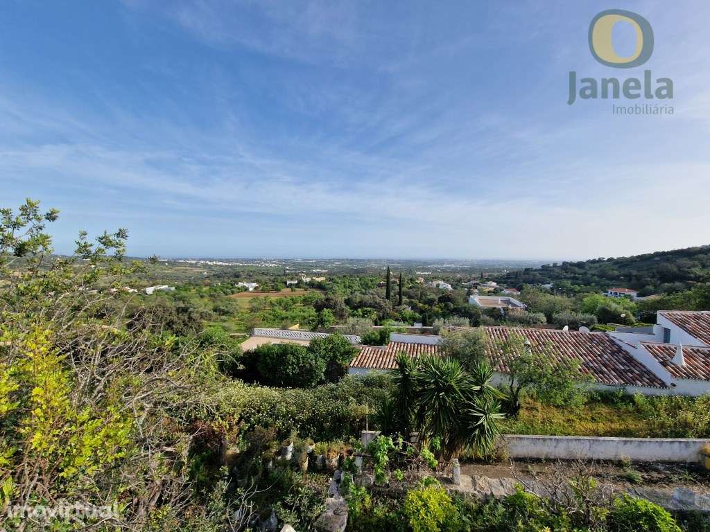 Quinta com 16.407 m2 de terreno e moradia por recuperar, com vista mar - Grande imagem: 2/19