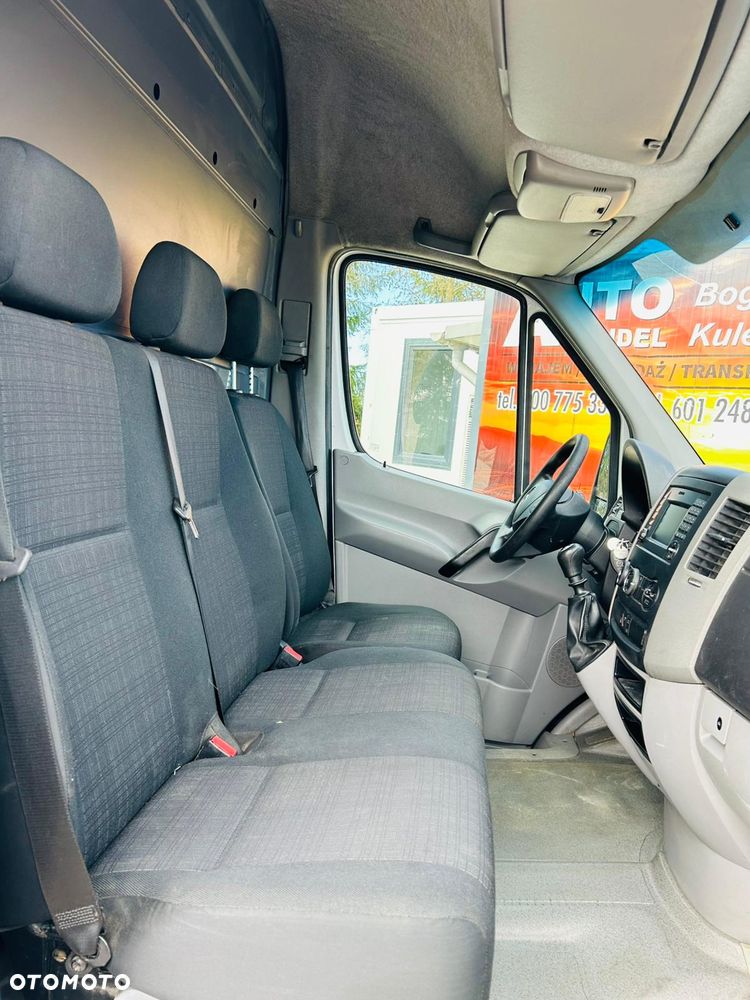 Mercedes-Benz Sprinter - 21