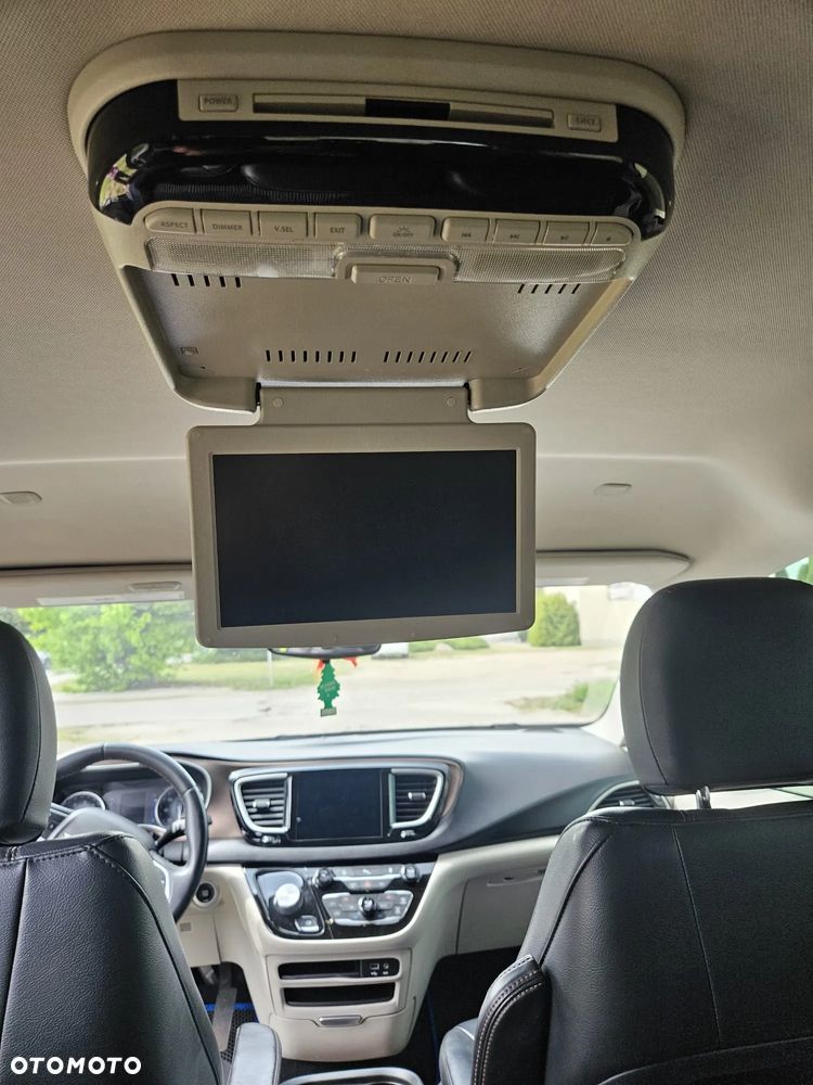 Chrysler Pacifica - 7