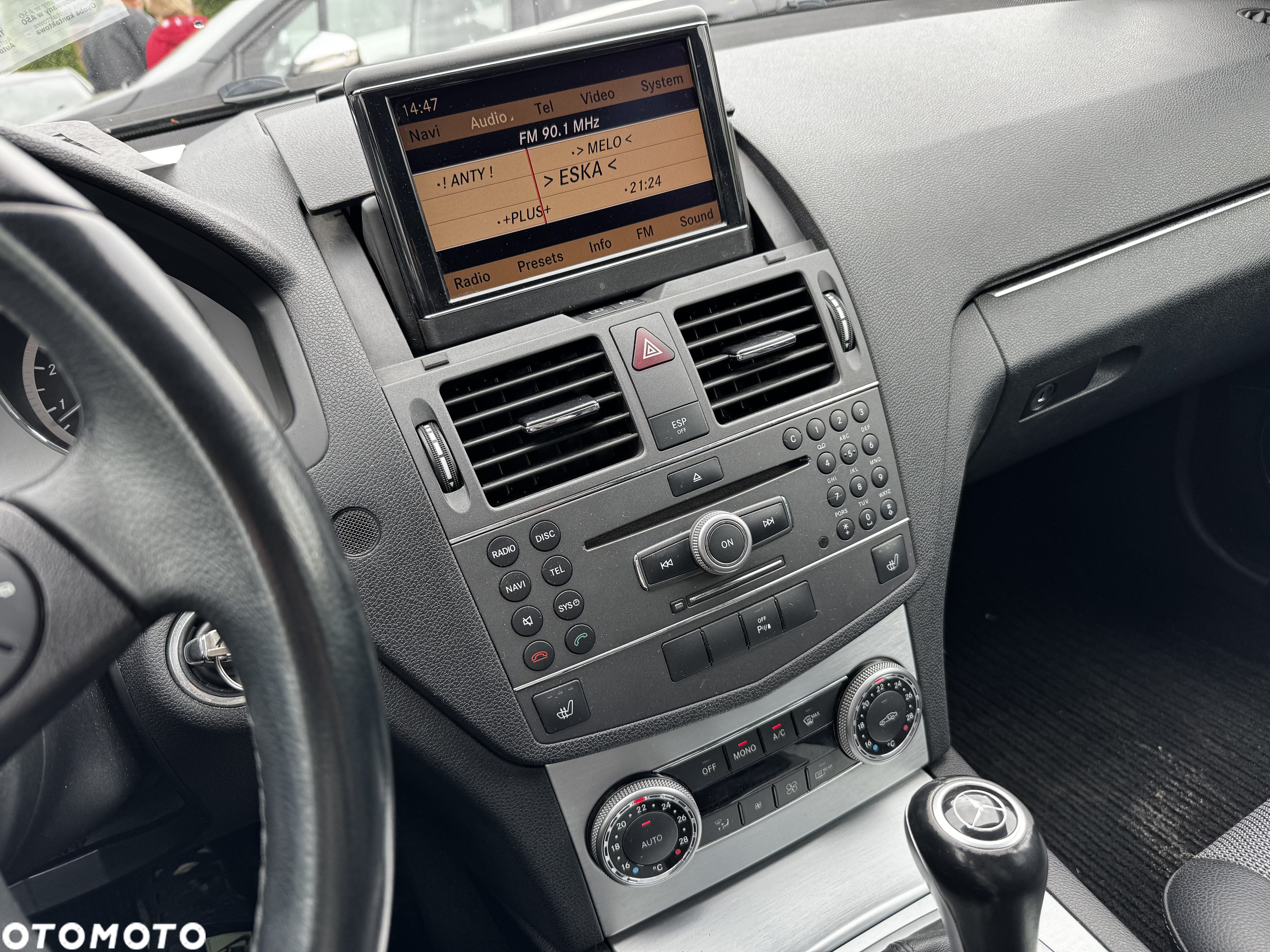 Mercedes-Benz Klasa C 250 CGI T Automatik BlueEFFICIENCY Avantgarde - 37