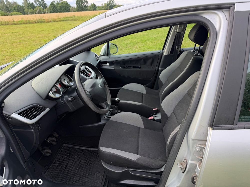 Peugeot 207 - 9