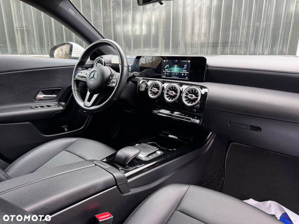 Mercedes-Benz CLA 180 Edition 1 7G-DCT - 30