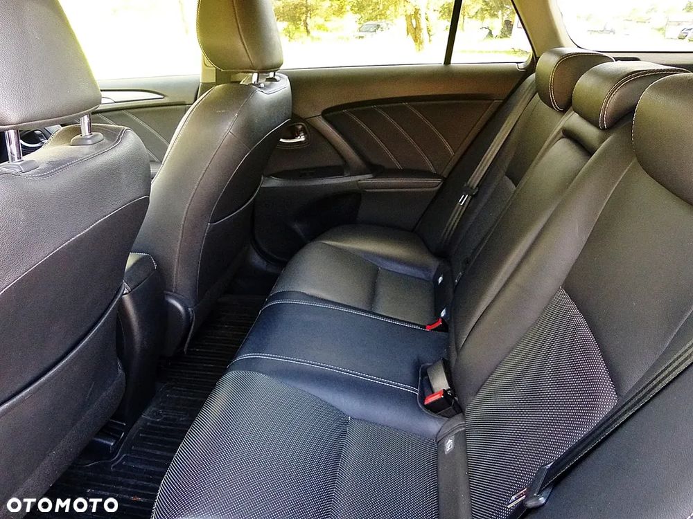 Toyota Avensis 2.0 D-4D Premium - 23