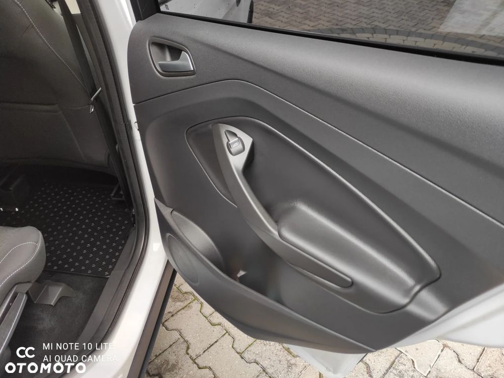 Ford Kuga 1.5 EcoBoost 2x4 Trend - 19