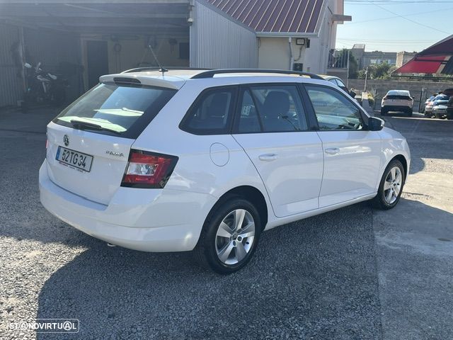 Skoda Fabia Break 1.0 Active - 5