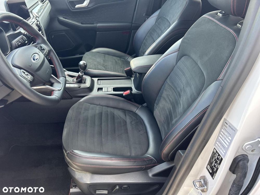Ford Kuga - 12