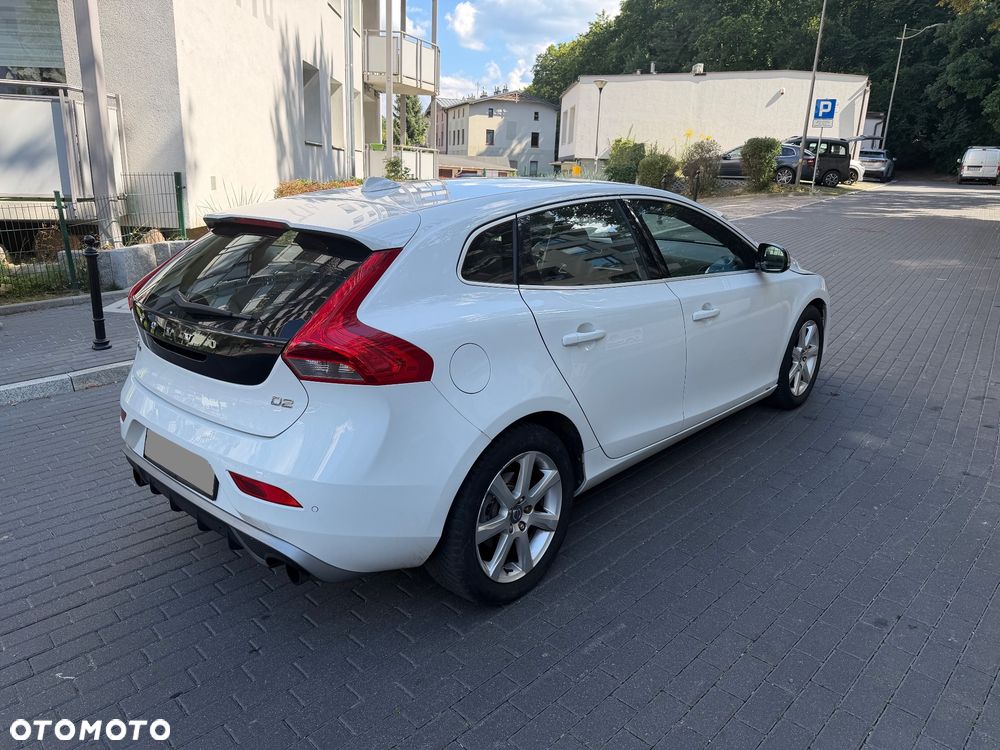 Volvo V40 D2 R-Design Momentum - 3