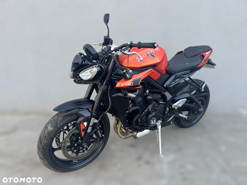 Triumph Street Triple - 6