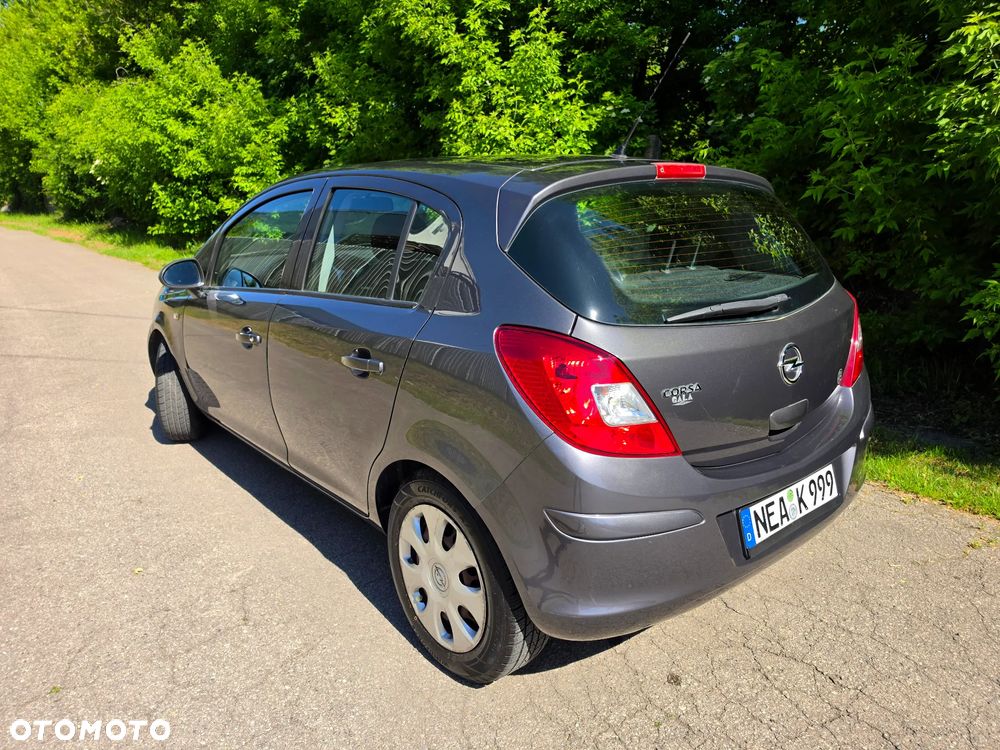 Opel Corsa 1.2 16V Essentia - 4