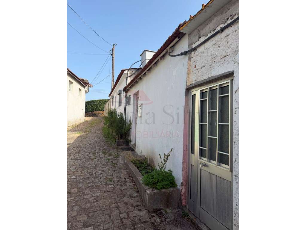 Moradia Térrea T1 para Restauro em Bustelo, Recarei - Grande imagem: 2/16