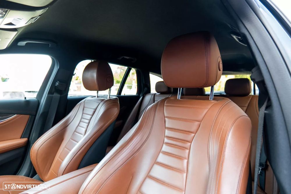 Mercedes-Benz E 300 de 4Matic T 9G-TRONIC AMG Line - 10