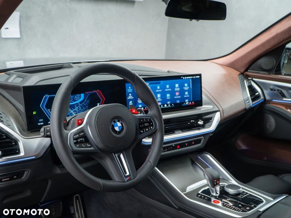 BMW XM - 10