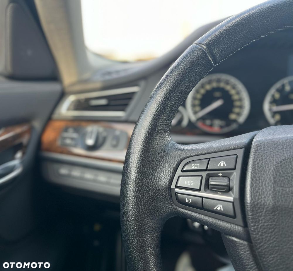 BMW Seria 7 760Li - 21