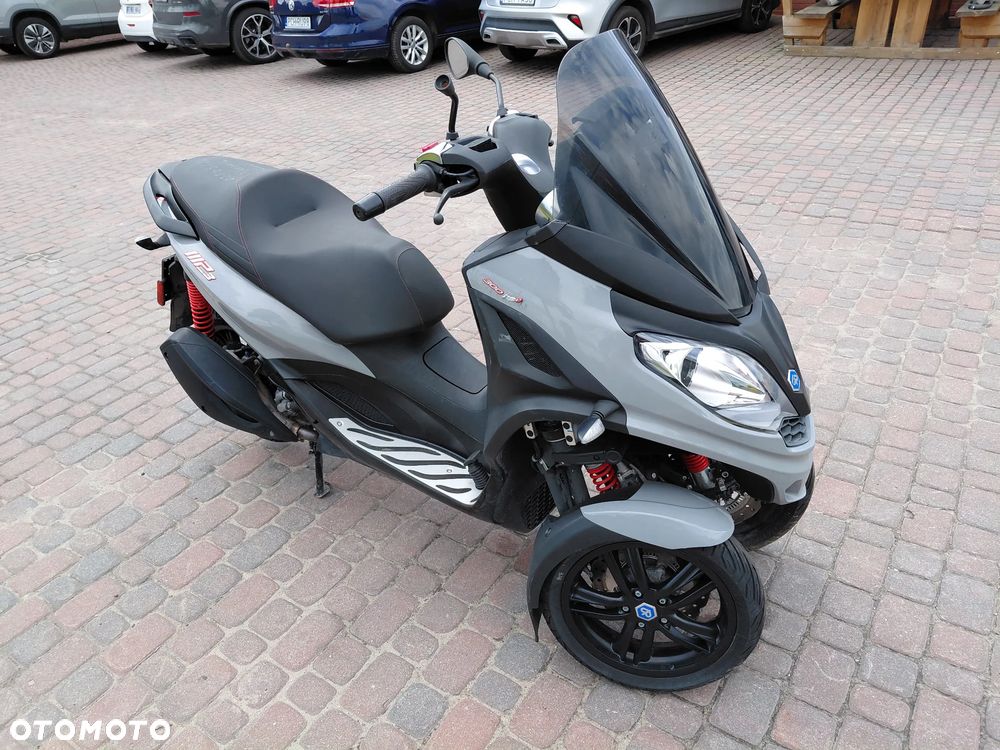 Piaggio MP-3 - 7