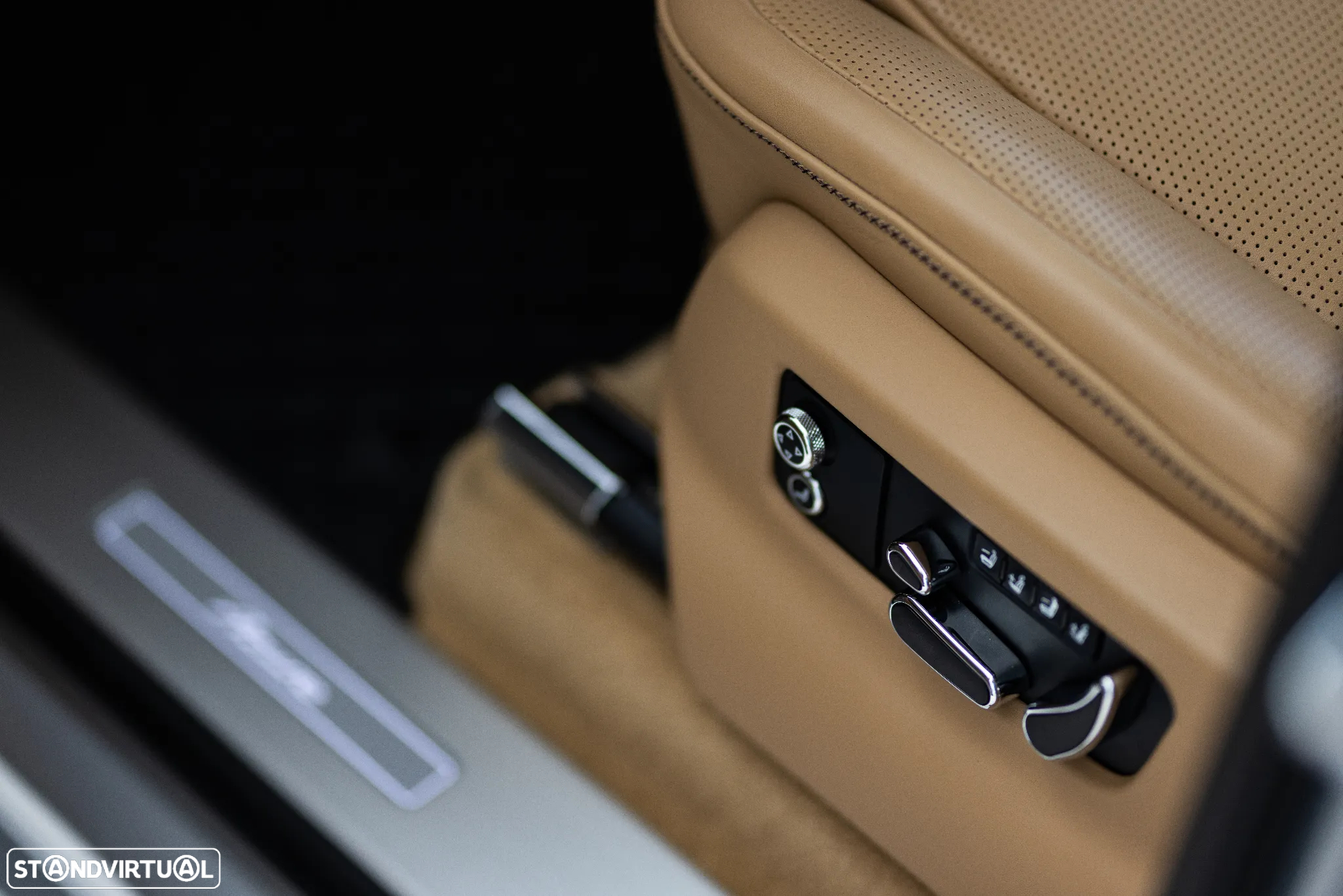 Bentley Bentayga V8 Azure - 16