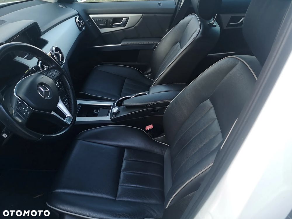 Mercedes-Benz GLK 350 4-Matic - 10