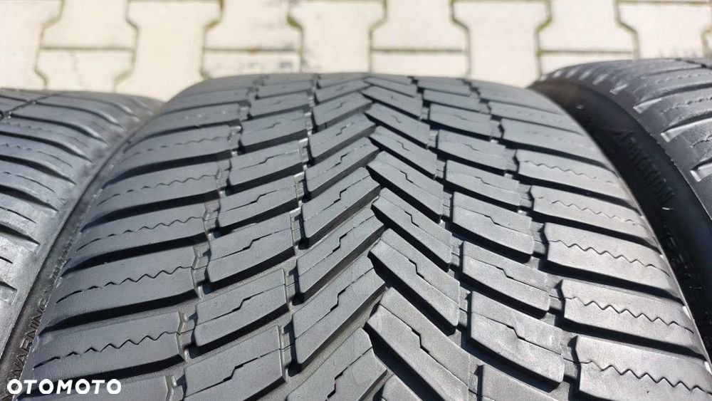 Opony Bridgestone 235 35 R19 - 3