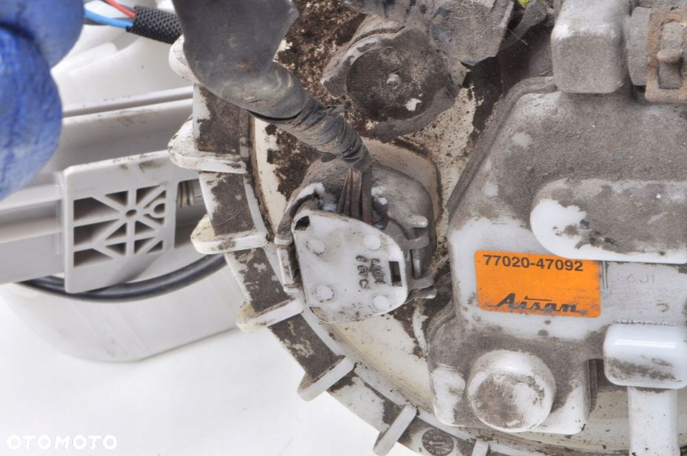 LEXUS CT 200h 1.8 16V  POMPA PALIWA 77020-47092 - 2