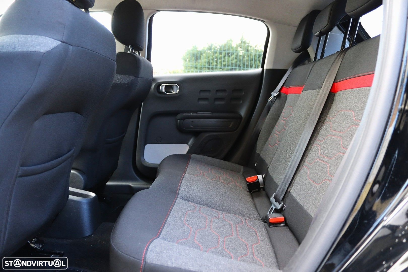 Citroën C3 1.2 PureTech Shine - 25