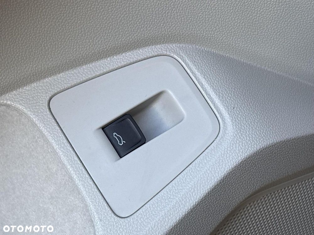 Volkswagen Tiguan - 12