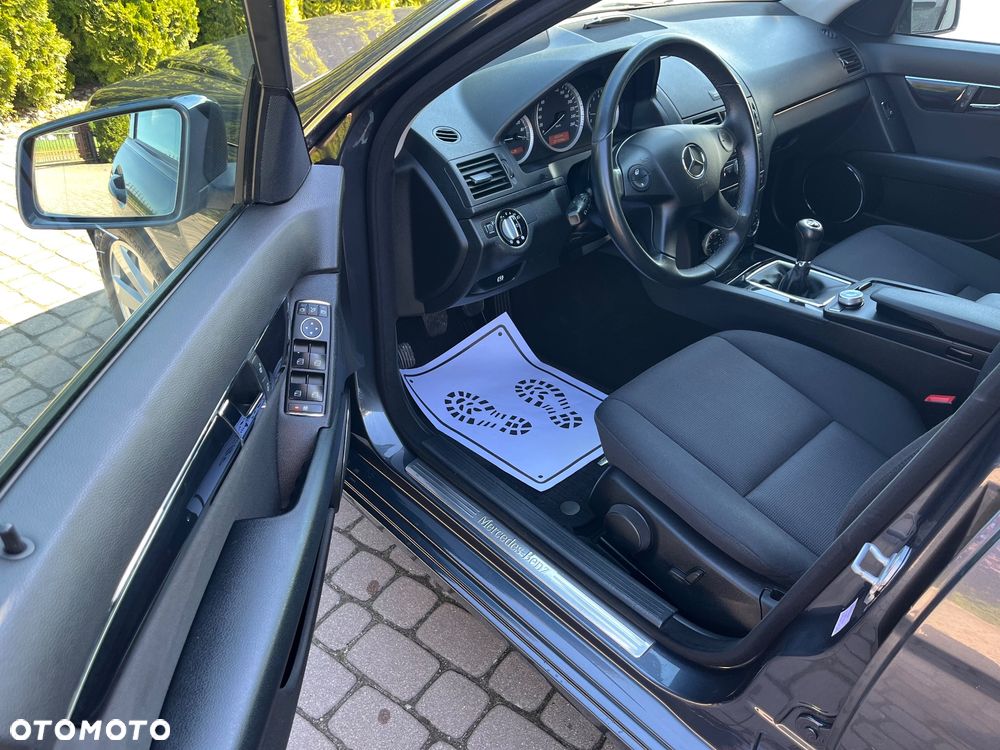 Mercedes-Benz Klasa C 180 Kompressor BlueEFFICIENCY - 17