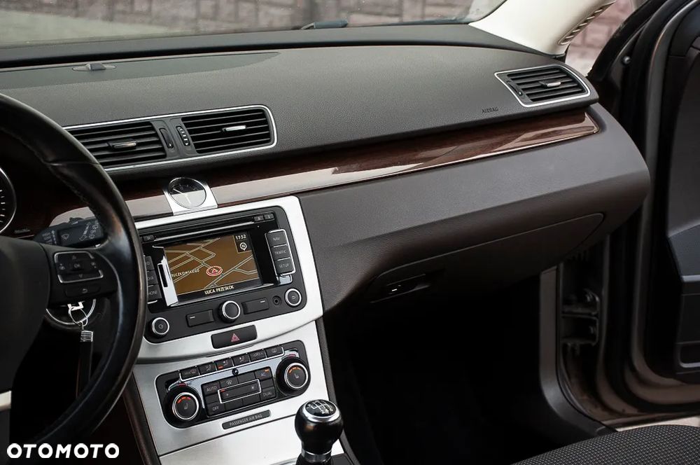 Volkswagen Passat 1.8 TSI Exclusive - 35