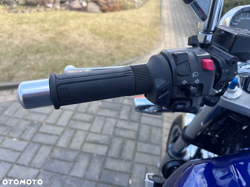 Yamaha XJR - 18