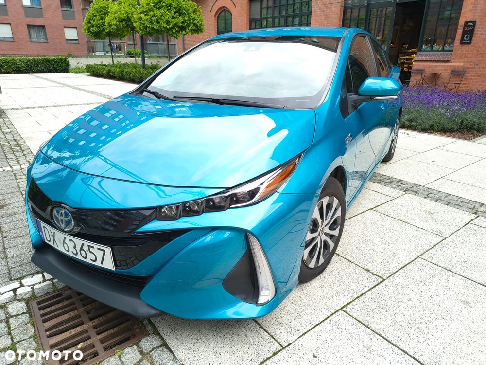 Toyota Prius Hybrid - 3