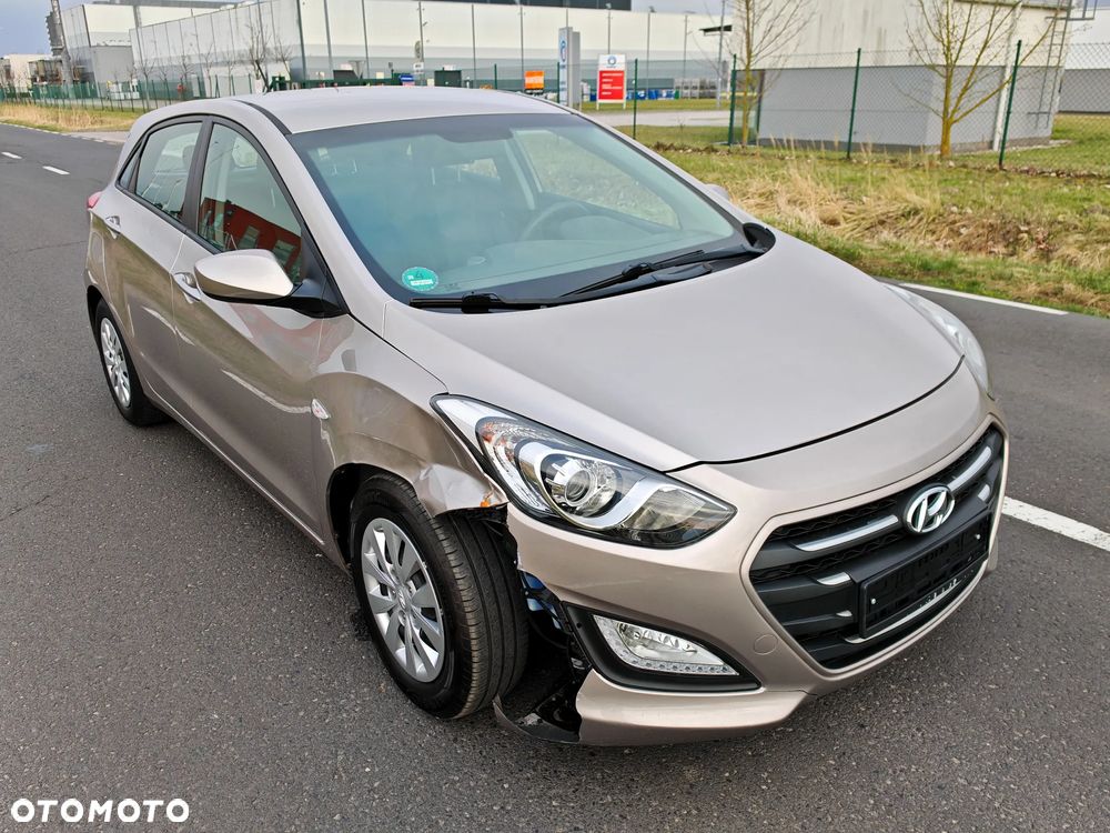 Hyundai i30 1.4 Trend - 3