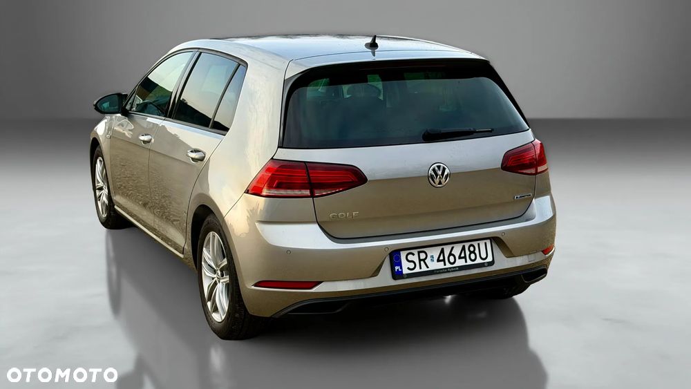 Volkswagen Golf - 8