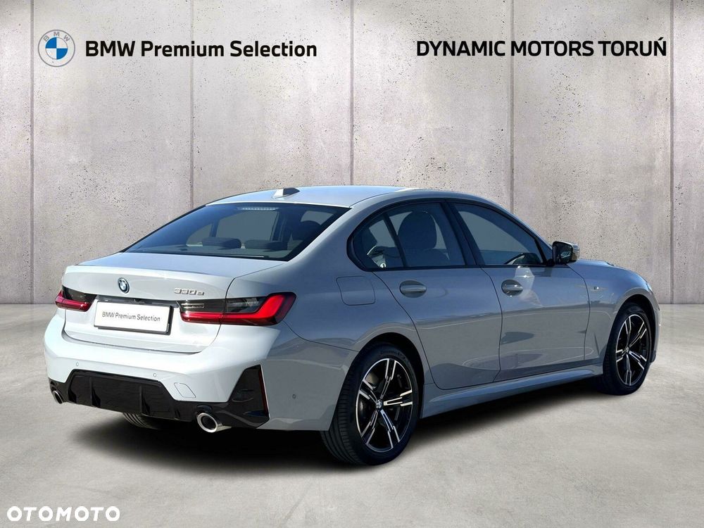 BMW Seria 3 330e PHEV M Sport - 3