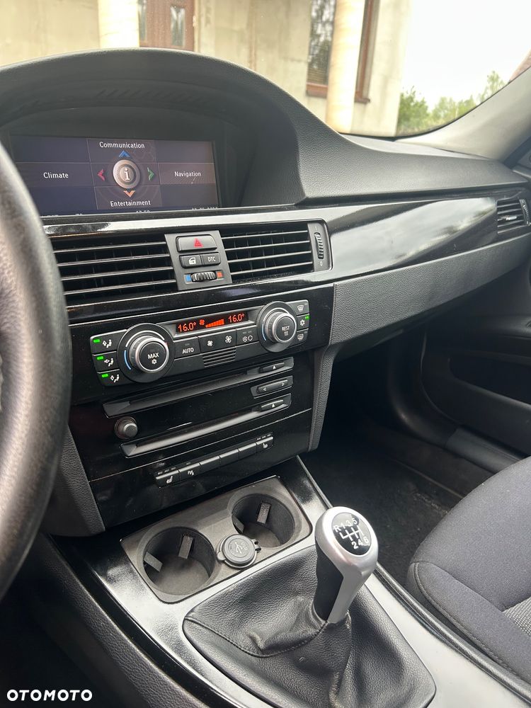 BMW Seria 3 320i - 18