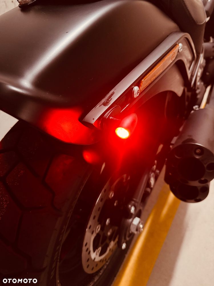 Harley-Davidson Dyna Fat Bob - 8