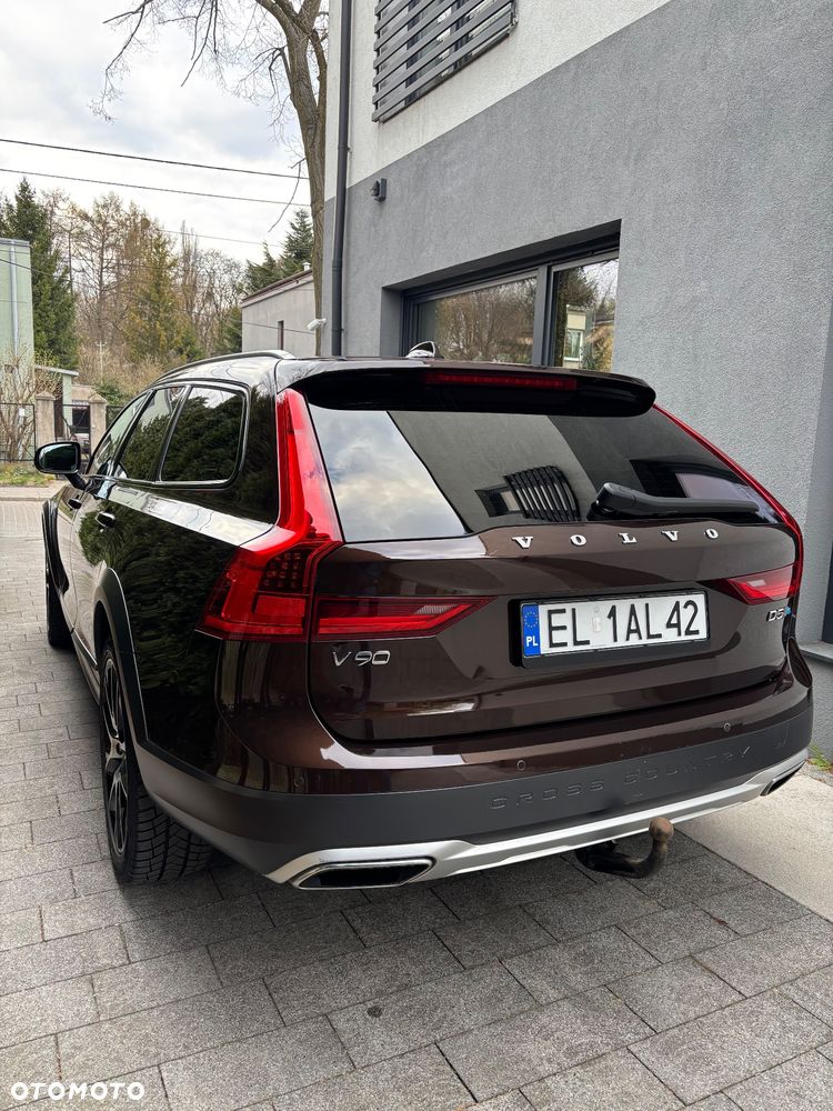 Volvo V90 D5 SCR AWD Momentum Pro - 3