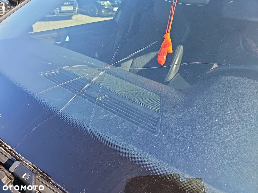 Skoda Superb 2.0 TDI Sportline DSG - 27