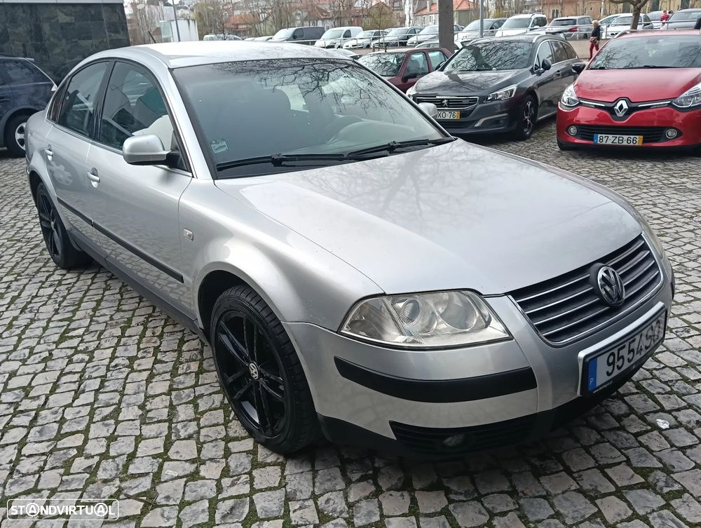 VW Passat 1.9 TDi Highline - 22